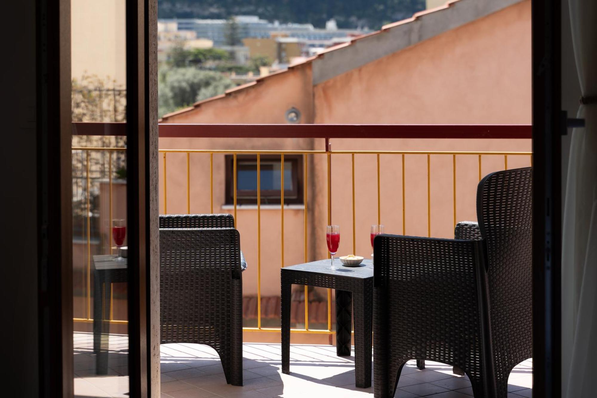 Mifra Suites Sorrento Luaran gambar
